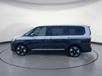 Neu VW Multivan Life 150 PS (110 kW) 2026 Candyweiß/ starlight blue met Van / Kleinbus