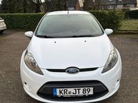Gebraucht Ford Fiesta 60 PS (44 kW) 2010 Weiß Kleinwagen