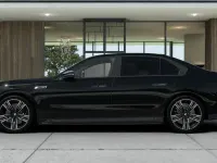 Gebraucht BMW M760e Comfort Edition 571 PS (419 kW) 2025 Schwarz Limousine
