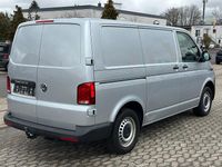 Gebraucht VW Transporter 150 PS (110 kW) 2021 Reflexsilber metallic Van