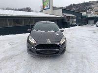 Gebraucht Ford Fiesta Celebration 80 PS (58 kW) 2017 Grau Kleinwagen