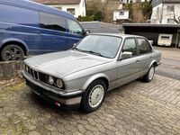 Gebraucht BMW 320 Basis 175 PS (128 kW) 1987 Grau Limousine