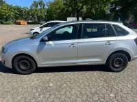 Gebraucht Skoda Rapid Active 95 PS (69 kW) 2019 Silber Kleinwagen