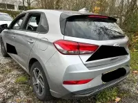 Gebraucht Hyundai i30 Edition 30 120 PS (88 kW) 2022 Shimmering silver / met Limousine