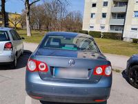 Gebraucht VW Jetta 102 PS (75 kW) 2006 Grau Limousine