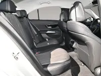Gebraucht Mercedes E300 204 PS (150 kW) 2025 Weiß Limousine