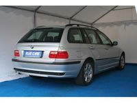 Gebraucht BMW 320 Sport Line 150 PS (110 kW) 2002 Silber metallic Kombi