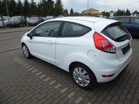 Gebraucht Ford Fiesta Trend 80 PS (58 kW) 2016 Weiß Kleinwagen