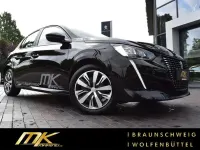 Gebraucht Peugeot 208 Active 75 PS (55 kW) 2020 Schwarz Kleinwagen