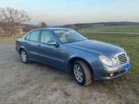 Gebraucht Mercedes E200 184 PS (135 kW) 2007 Blau Limousine
