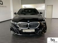 Gebraucht BMW 520 M Sport 197 PS (144 kW) 2025 Saphirschwarz met. Kombi