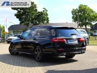 Gebraucht Mercedes E300 AMG 306 PS (225 kW) 2022 Schwarz Limousine