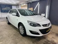 Gebraucht Opel Astra Selection 116 PS (85 kW) 2015 Weiß Limousine