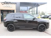 Gebraucht Jeep Compass 131 PS (96 kW) 2024 Schwarz SUV
