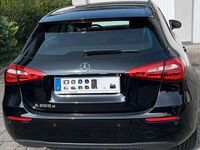 Gebraucht Mercedes A200 150 PS (110 kW) 2022 Schwarz Limousine