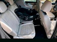 Second-hand VW Sharan 170 CP (125 kW) 2011 Negru Monovolum