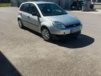 Gebraucht Ford Fiesta 68 PS (50 kW) 2005 Silber Kleinwagen