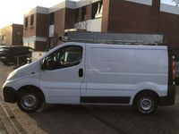 Second-hand Opel Vivaro 114 CP (83 kW) 2010 Alb Monovolum