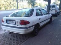 Gebraucht Ford Mondeo 90 PS (66 kW) 1993 Weiß Limousine