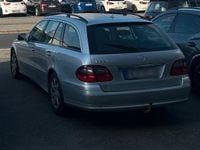 Gebraucht Mercedes E220 170 PS (125 kW) 2007 Silber Kombi