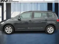 Gebraucht VW Touran Highline 150 PS (110 kW) 2023 Grau Van / Kleinbus