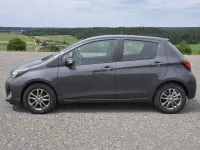 Gebraucht Toyota Yaris Comfort 99 PS (72 kW) 2015 Grau Limousine