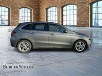Gebraucht Mercedes B180 136 PS (100 kW) 2025 Metalliclack mountaingrau Kleinwagen