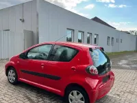 Gebraucht Toyota Aygo 67 PS (49 kW) 2009 Rot Kleinwagen
