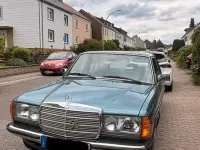 Gebraucht Mercedes 240 72 PS (52 kW) 1982 Grün Limousine