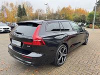 Gebraucht Volvo V60 Plus 197 PS (144 kW) 2025 Schwarz Kombi