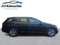Gebraucht VW Passat 200 PS (147 kW) 2023 Deep black perleffekt Kombi