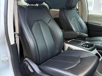Używany Chrysler Pacifica 291 KM (214 kW) 2024 Srebrny Van