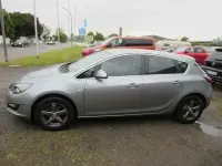 Gebraucht Opel Astra Exklusiv 170 PS (125 kW) 2014 Silbersee/perl silber (m2) Kleinwagen