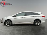 Gebraucht Hyundai i40 Trend 141 PS (103 kW) 2017 Sleek silver Kombi