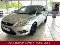 Gebraucht Ford Focus Style 101 PS (74 kW) 2009 Silber Limousine