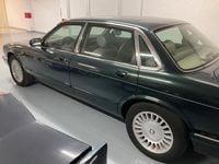 Usata Jaguar XJ8 Executive 2000 Verde Berlina