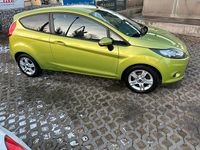 Gebraucht Ford Fiesta 60 PS (44 kW) 2010 Grau Kleinwagen