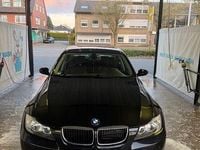 Gebraucht BMW 318 143 PS (105 kW) 2008 Schwarz Limousine