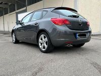 gebraucht Opel Astra Turbo 140 PS 06/2012