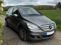 Gebraucht Mercedes B180 116 PS (85 kW) 2011 Grau Van / Kleinbus