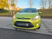 Gebraucht Ford Fiesta Trend 97 PS (71 kW) 2011 Grün Limousine