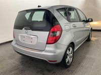 Gebraucht Mercedes A160 95 PS (69 kW) 2012 Polarsilber Limousine