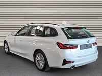 Gebraucht BMW 330e Advantage 292 PS (214 kW) 2022 Weiß Kombi