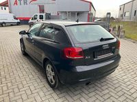 Gebraucht Audi A3 Attraction 105 PS (77 kW) 2012 Phantomschwarz perleffekt Kleinwagen