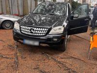 Gebraucht Mercedes ML320 224 PS (164 kW) 2008 Schwarz SUV