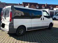 Second-hand Renault Trafic 114 CP (83 kW) 2011 Alb Monovolum