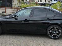 Gebraucht BMW 318 150 PS (110 kW) 2017 Schwarz Limousine