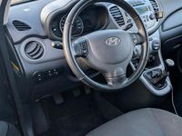 Gebraucht Hyundai i10 69 PS (50 kW) 2012 Violet Kleinwagen