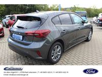 Neu Ford Focus Titanium 125 PS (91 kW) 2025 Magneticgrau (metallic) Limousine