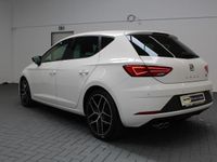 Używany Seat Leon FR 184 KM (135 kW) 2019 Biały Sedan/Limuzyna